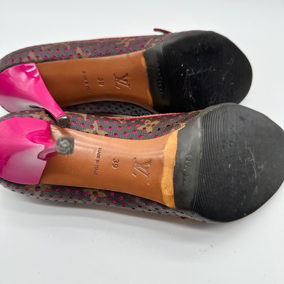 Louis Vuitton Monogram Canvas Pink Gold Lock Buckle Pumps Heels Shoes 8.5/39 - Picture 9 of 14